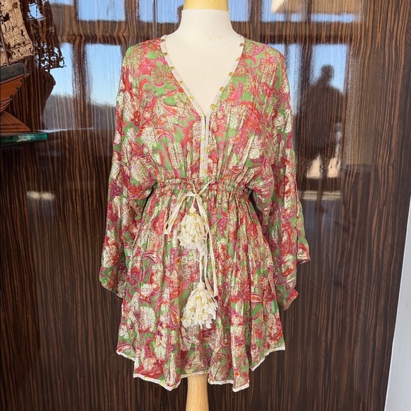 Miss June Dresses & Skirts - Floral V-Neck Mini Dress